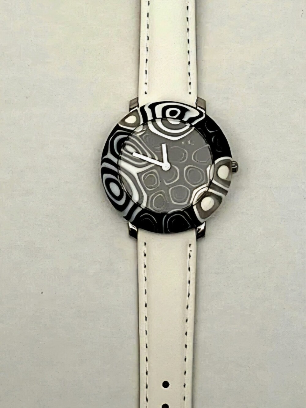 Yunik Handcrafted Murano glass 36mm genuine leather strap w/ safety buckle - Picture 6 of 8